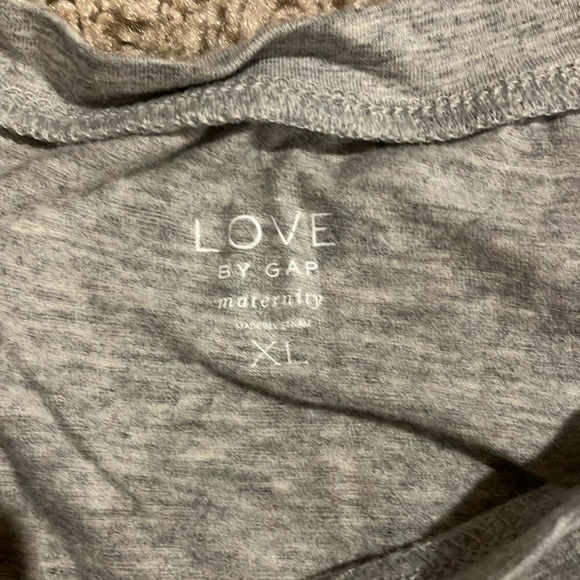 Gap Maternity Top - Picture 3 of 4